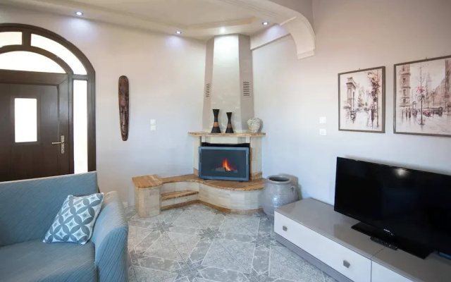 Sunrise Suite Olympiada - Luxury Beachfront Escape
