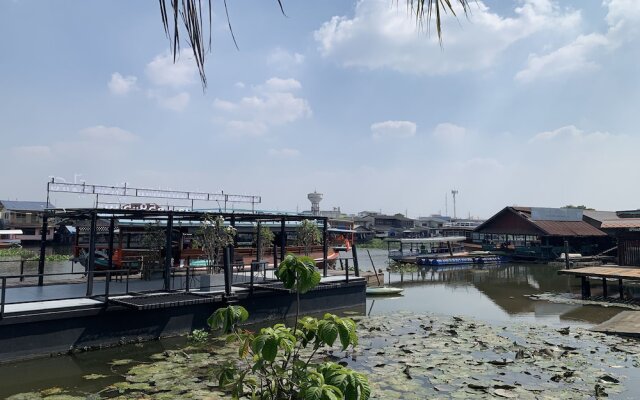 Ban Suan Bang Toei Homestay