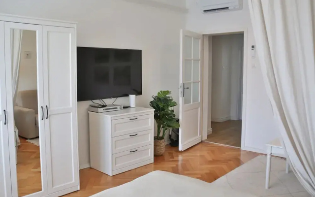 Historic Mexico Building Apartment