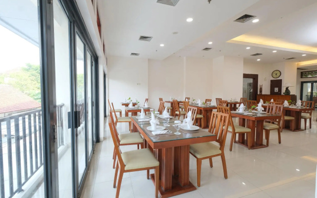 Grand Orchid Hotel