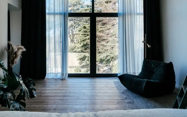 Chambre d'Amis by Alix