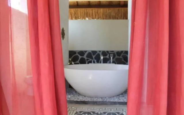 Estate-like Luxury Pool Villa in Gili Air