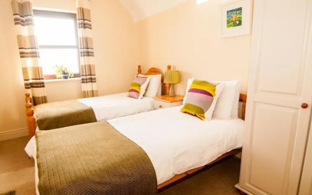 Roadford House Restaurant & Accommodation