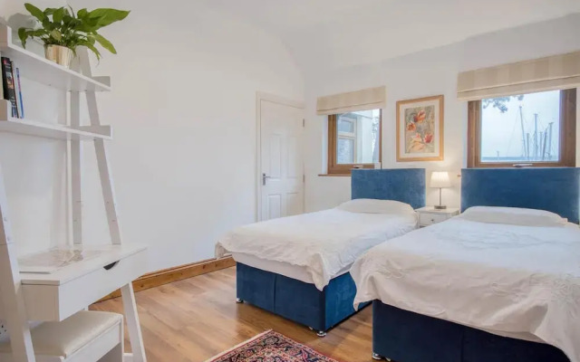 Marina House Annex - 1 Bedroom - Neyland