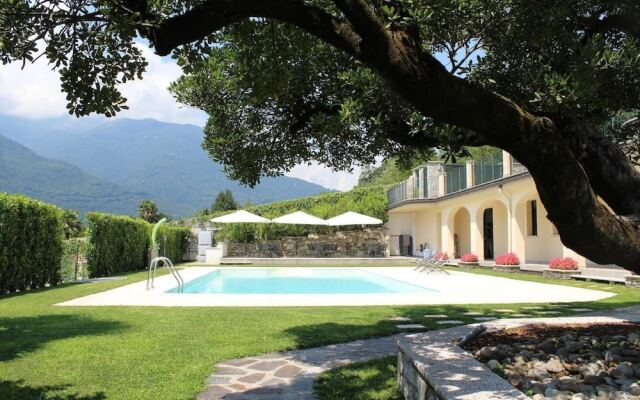 Oleandro 1 Apartment in Mergozzo With Pool