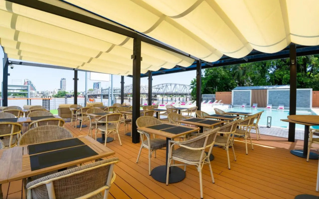 GLOW Bangkok Riverside