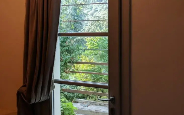 Room in Holiday House - Double Room With Services