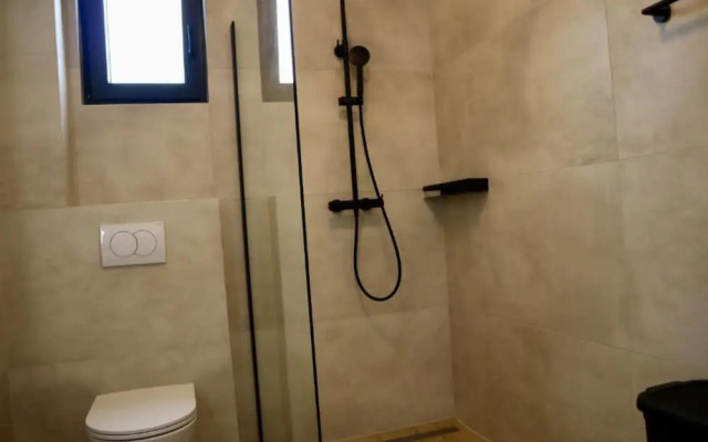 Sunset Villa Aves With Pool, Gym and Sauna