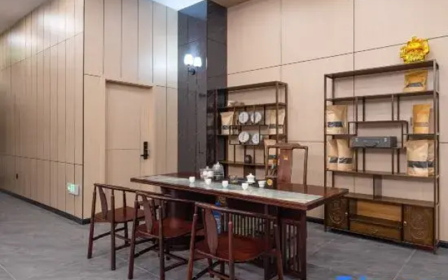 Lincang Yunjing Hotel (Lincang No.1 High School Yicheng Experimental School)