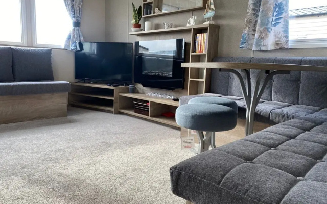 Immaculate 3 Bedroom Caravan in Presthaven