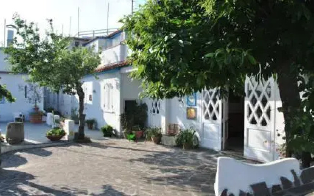 Country Club Hotel