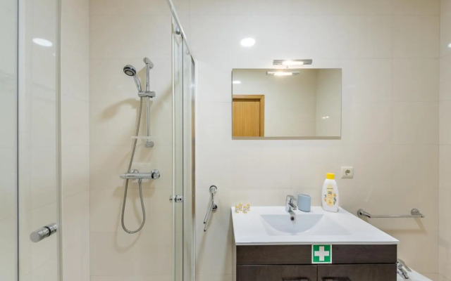 GuestReady - Ao Coliseu 2D Central studio suite