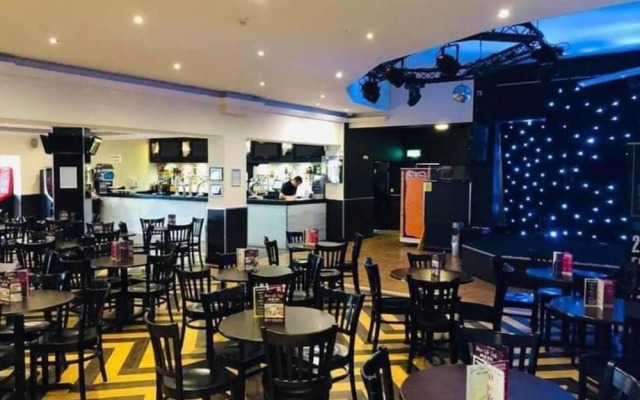 Lovely 2-bed Static Caravan in Rhyl