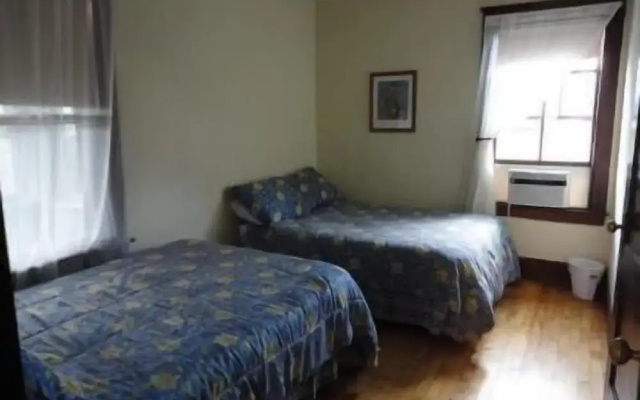 The Sandpiper Beachfront Motel