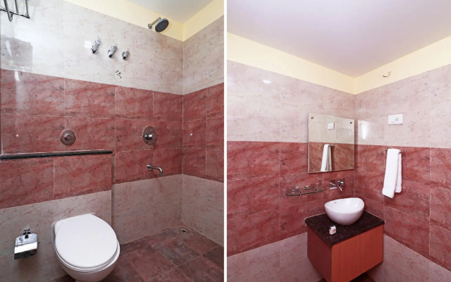 Capital O 16590 Hotel Sapphire Inn