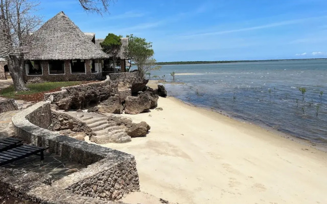 Mwazaro Beach Lodge