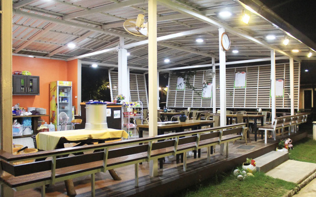 Pueanjai Resort and Restuarant