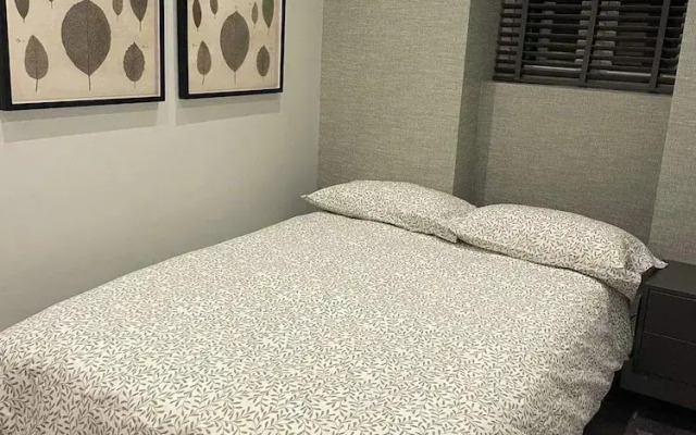 Nw119sg-modernapt-2guests-2br-1minhighstreet