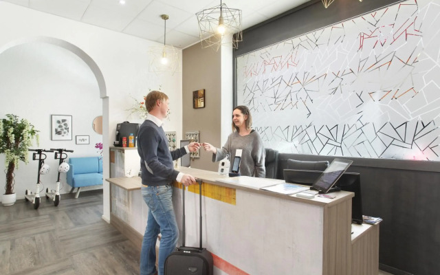 The Alcove Hotel