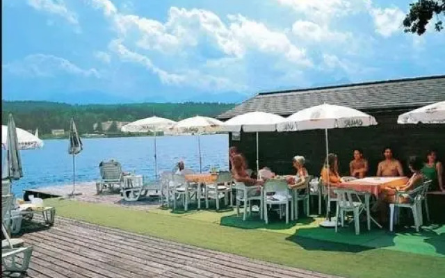 Seehotel Frank Directly On The Lake