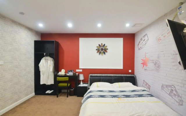 Dalian impression space Inn