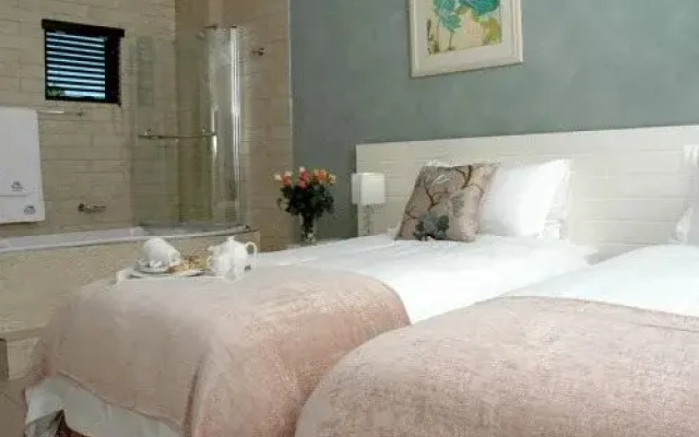 36 On Bonza Boutique Hotel