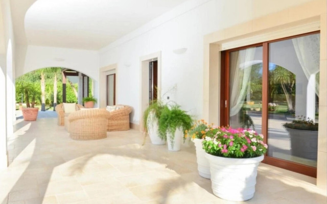 Villa Relax With Great Garden Terrace and Pool