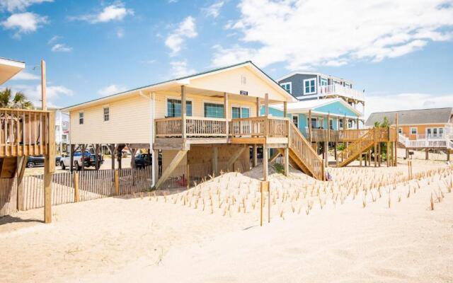 Dip Inn by Oak Island Accommodations