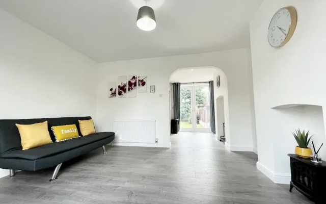 Worksop Newly Refurbished 2-bedroom House