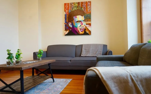 Light-filled Chicago Charmer in Wicker Park