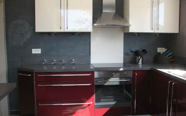 Spacious Holiday Home in Tours-en-Vimeu with Garden