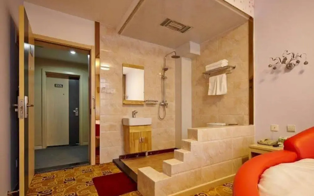 Super 8 Hotel Jinan Railway Station Square
