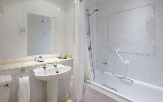 Avisford Park Hotel