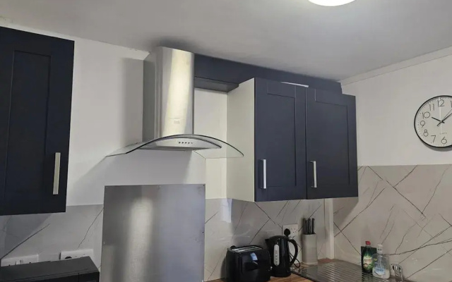 Charming and Compact Studio in Bridgend