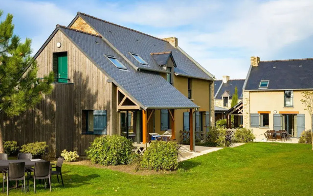 Beautiful Luxury Apartment Near a Breton Oyster Village
