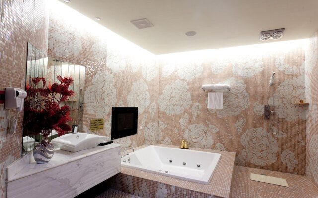 Luxurious Romantic Hotel