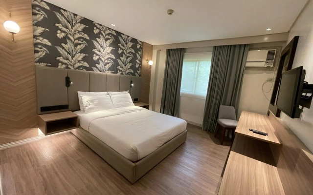Luisita Central Park Hotel