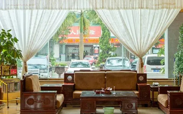 Golden Phoenix Hotel – Lobby – Pu'er