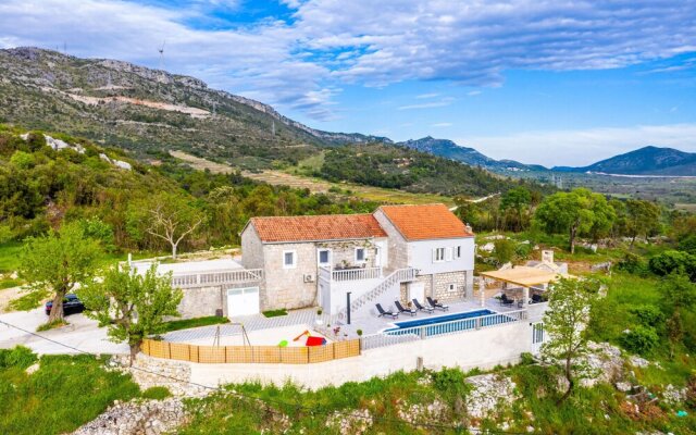 Amazing Home in Ston With Outdoor Swimming Pool, Wifi and 4 Bedrooms