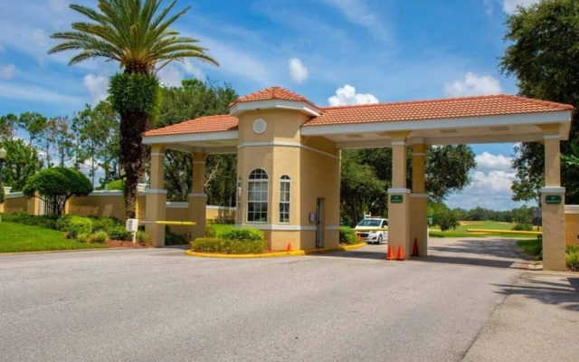 Southern Palms Pool 3 Bedroom Home by RedAwning