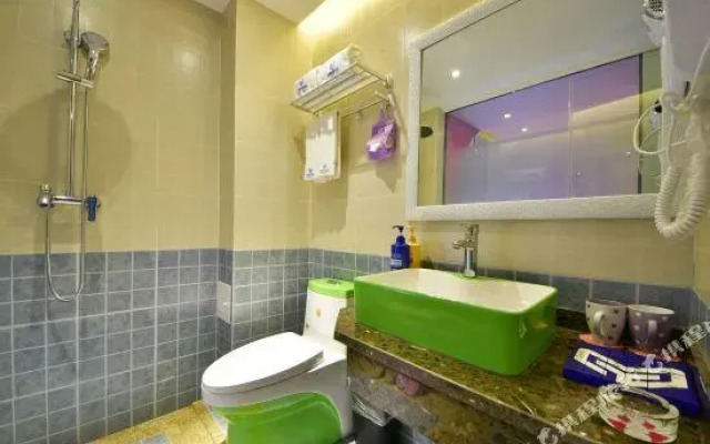 Yixin Theme Hotel