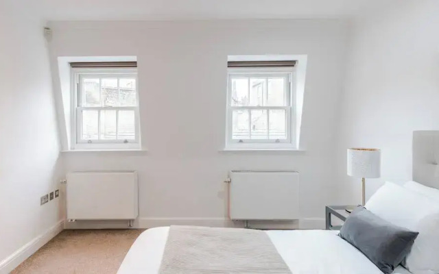 Lovely 2-bed House in Knightsbridge Central London