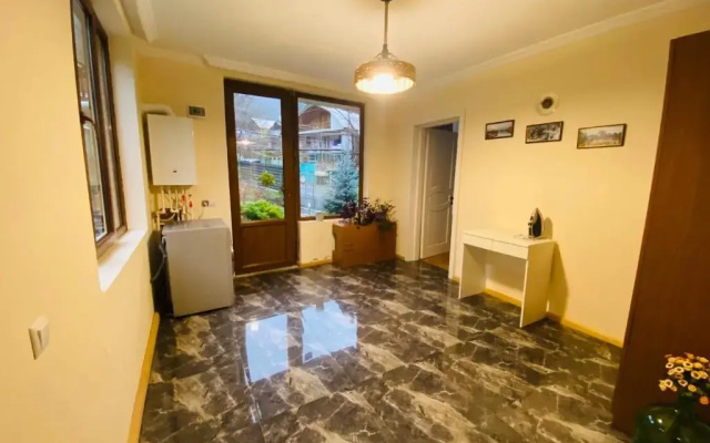 ბორჯომი საოჯახო სასტუმრო "გიომანი" Borjomi Guest House "GioMaNi" დასვენება ბორჯომში "GioMaNi"