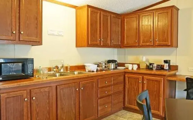 Eagle Inn & Suites