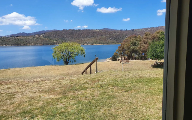 Lake Jindabyne Hotel