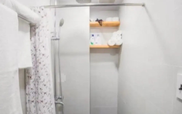 Red Roses Hostel Bui Vien