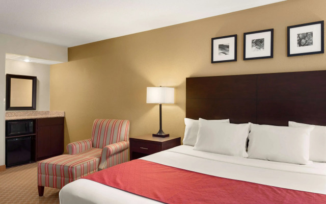 Country Inn & Suites by Radisson, Coon Rapids, MN