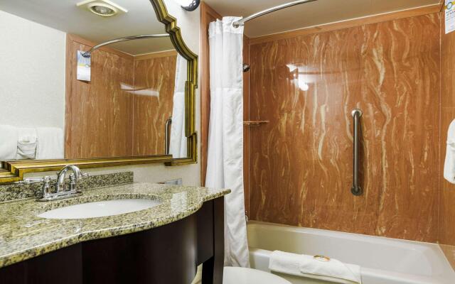 Quality Inn & Suites Winfield