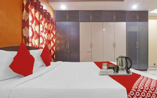 OYO Royal Stay Near Mantra Mall