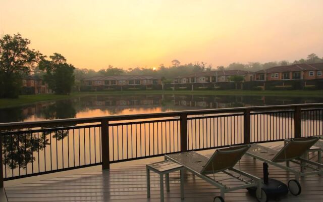 Timon's Townhome - 3 Br townhouse by RedAwning